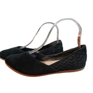 TOMS Diamond Jutti Flat Shoes embossed black suede  size 6.5  *K